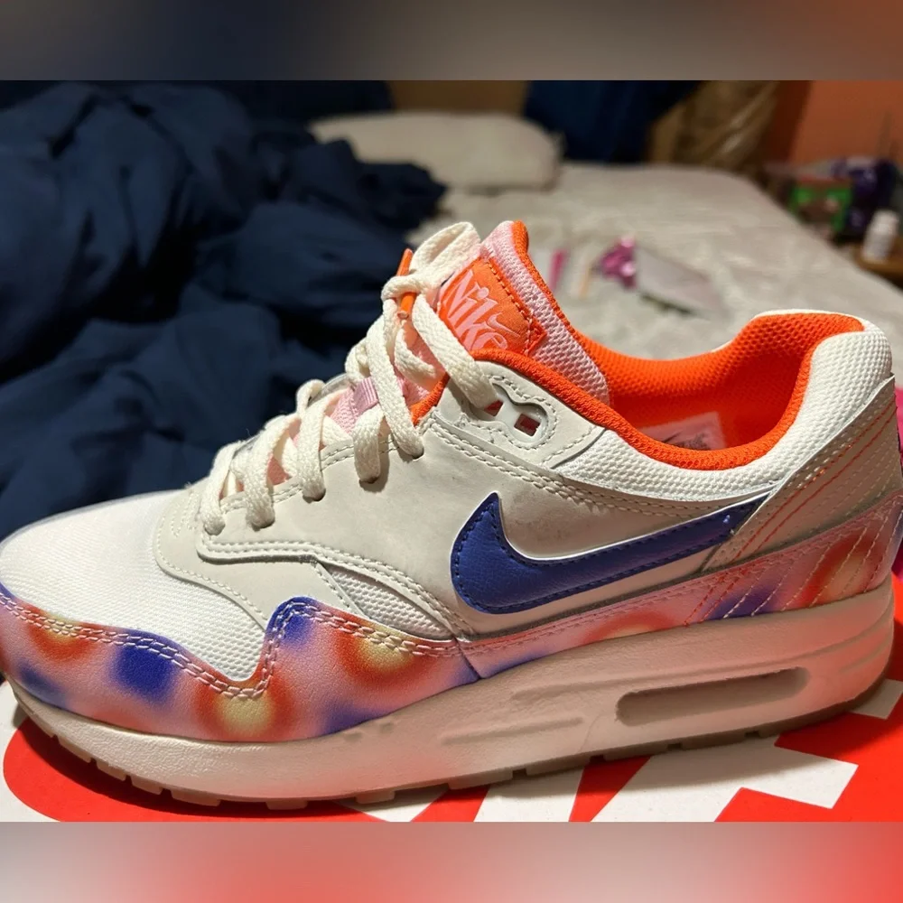 Nike Air Max size 8.5 (womens) - Picture 3 of 3